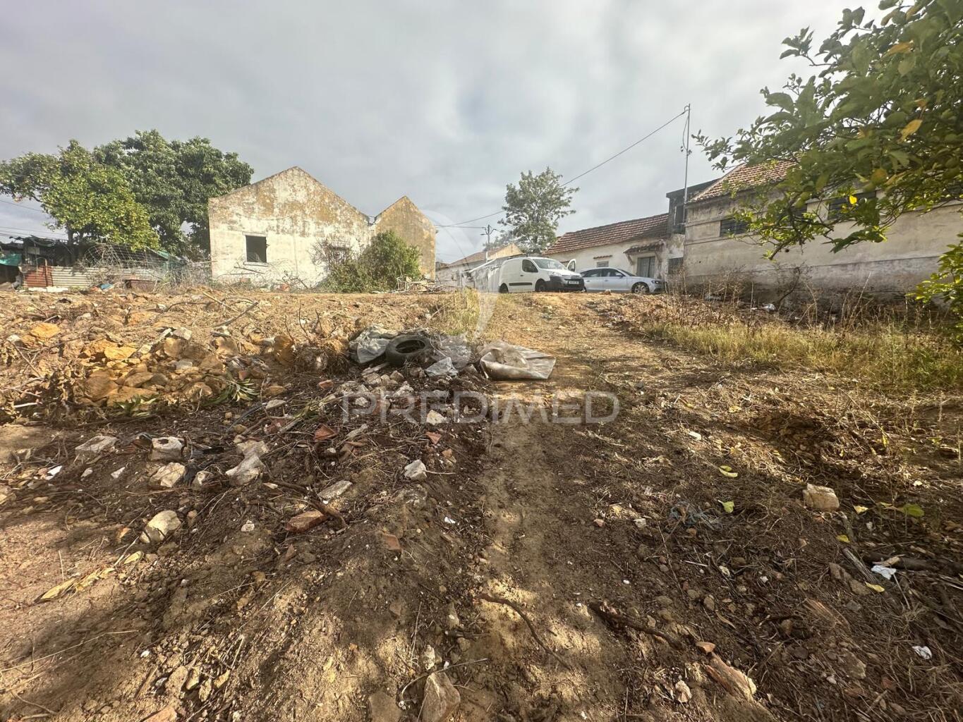 Urban Land Seixal for Buildings or Services 3840m2 · Seixal
