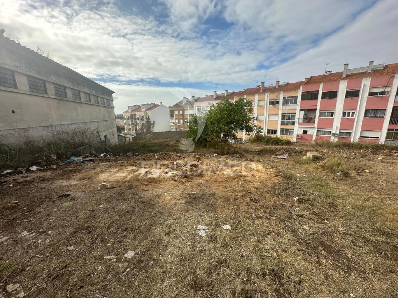 Städtisches Grundstück Seixal für Gebäude oder Dienstleistungen 3840 m² · 5