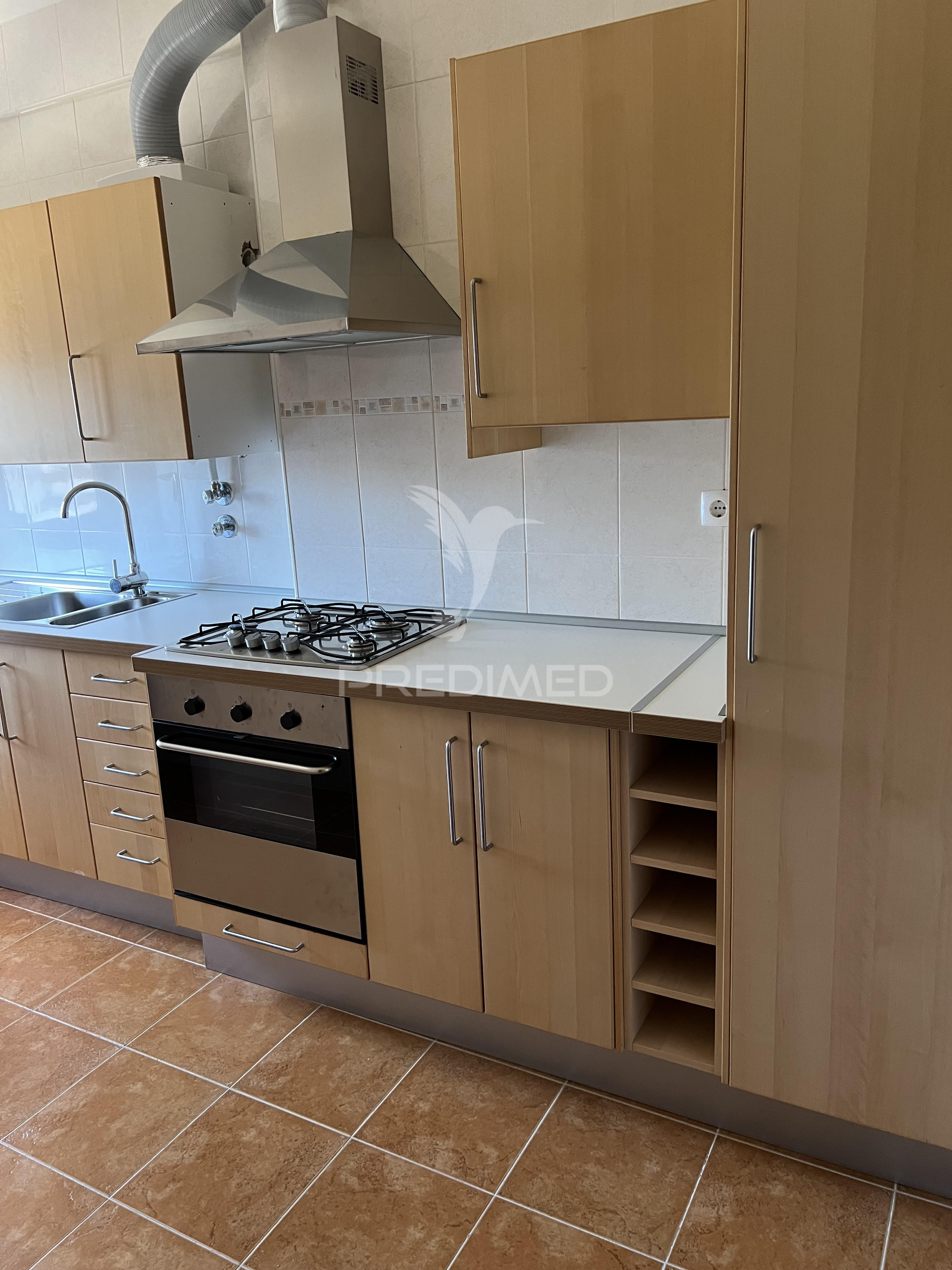 Apartment T2 rented in the center of Amadora · Mina de Água