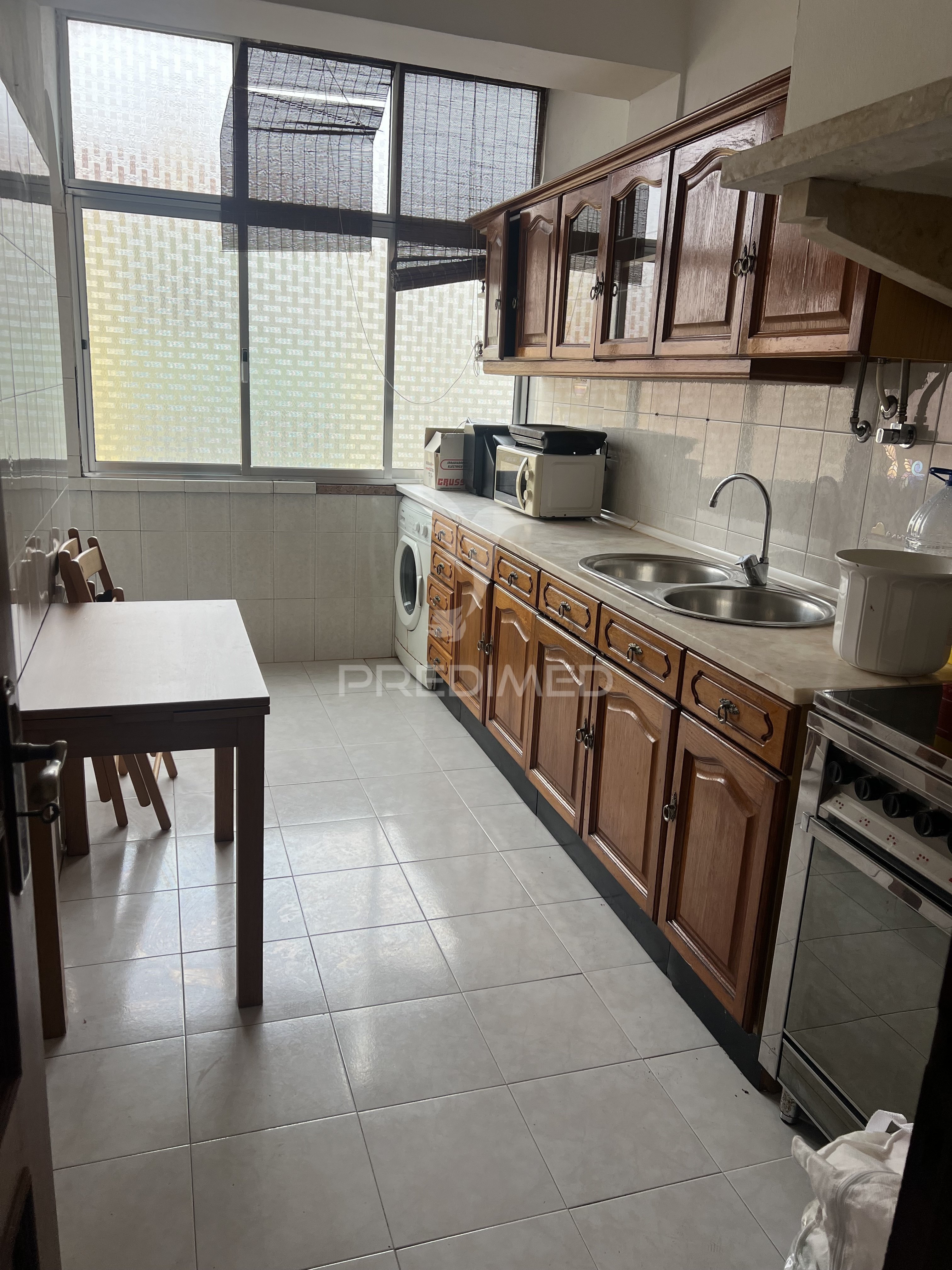 2-Bedroom Central Amadora Rented, Near the Metro and Train Station · Falagueira-Venda Nova